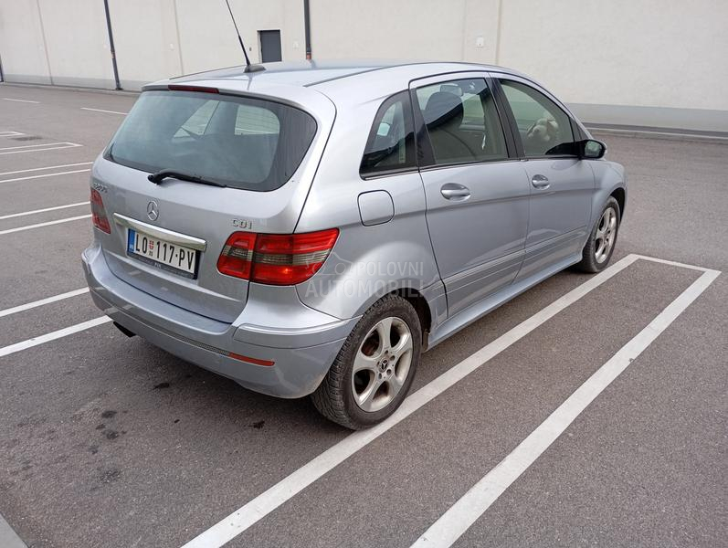 Mercedes Benz B 200 