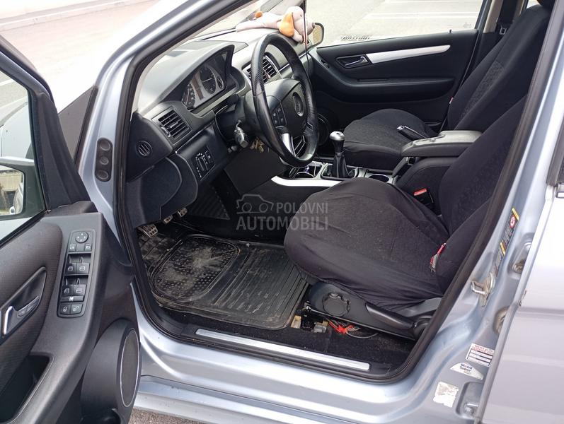 Mercedes Benz B 200 