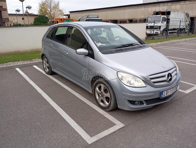 Mercedes Benz B 200 