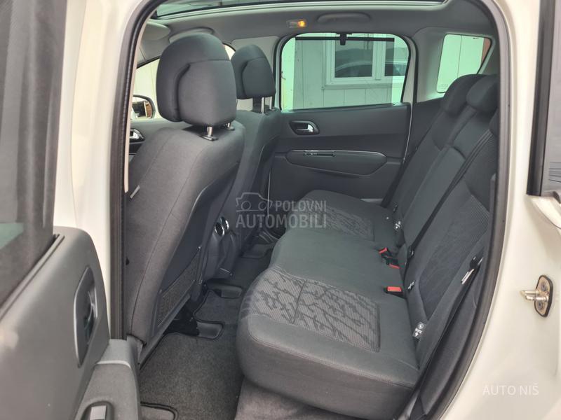 Peugeot 3008 1.6 HDI PREMIUM