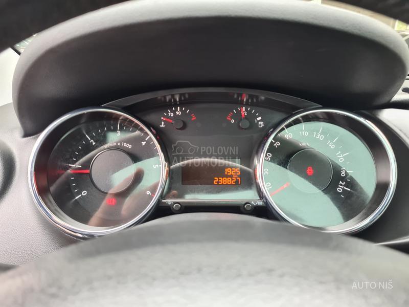 Peugeot 3008 1.6 HDI PREMIUM