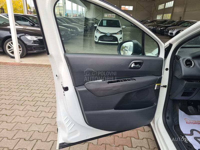 Peugeot 3008 1.6 HDI PREMIUM