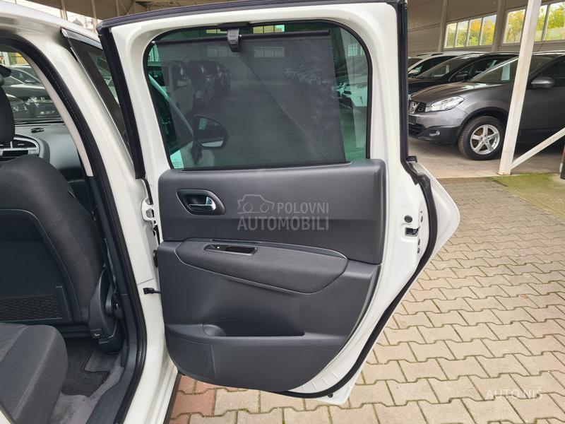 Peugeot 3008 1.6 HDI PREMIUM