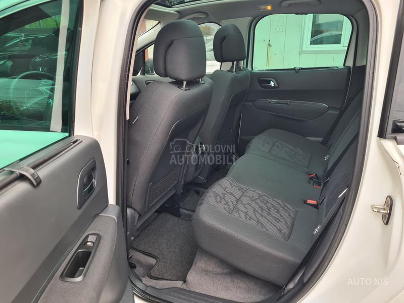 Peugeot 3008 1.6 HDI PREMIUM