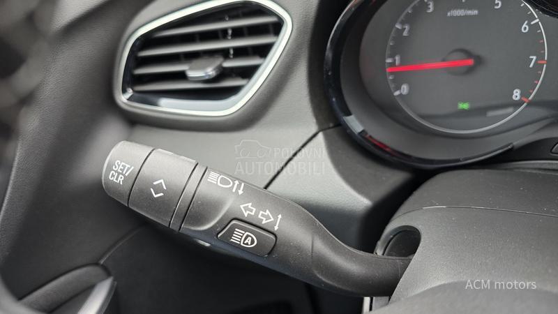 Opel Grandland X 1.2 business/ AUT