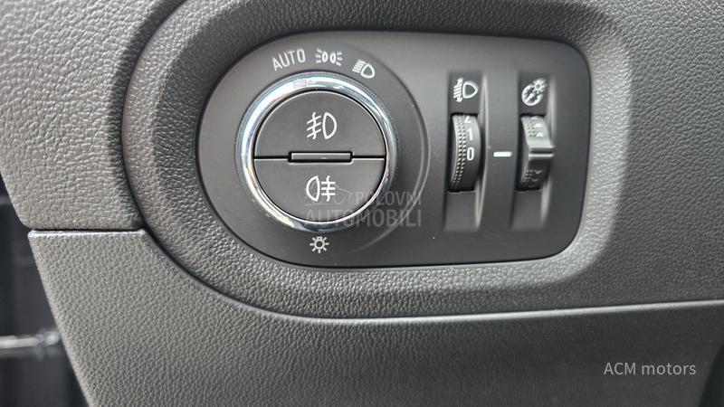 Opel Grandland X 1.2 business/ AUT