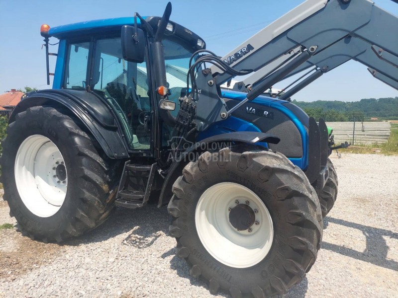 Valtra N101 FABRICKI UTOVARIVAC