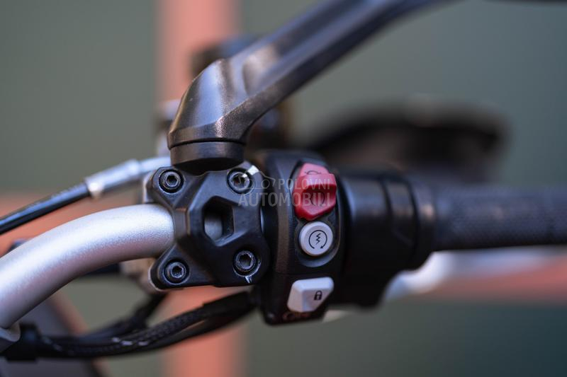 Ducati Multistrada 1200s