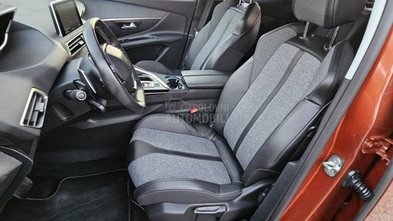 Peugeot 3008 1.5d 131 Allure/Led