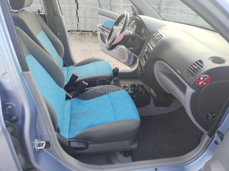 Kia Picanto 1.1i
