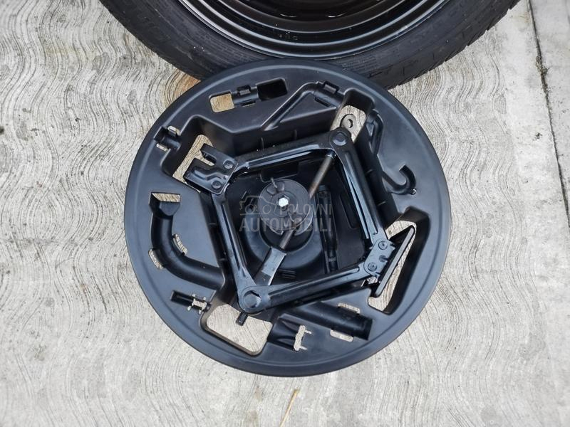 Rezervni tocak 15 sa alatom