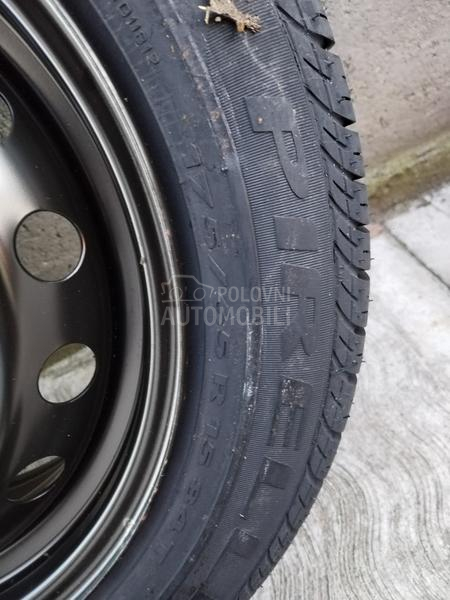 Rezervni tocak 15 sa alatom