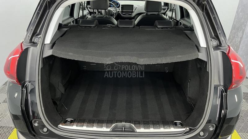 Peugeot 2008 ALLURE HROM 1/1