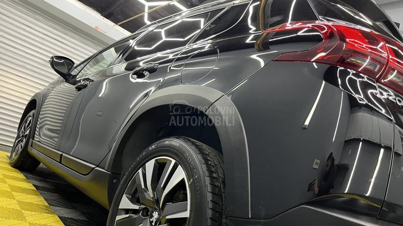 Peugeot 2008 ALLURE HROM 1/1