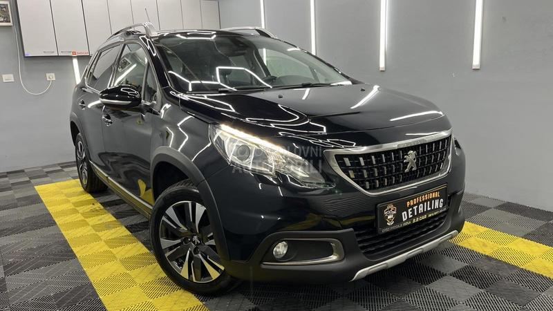 Peugeot 2008 ALLURE HROM 1/1
