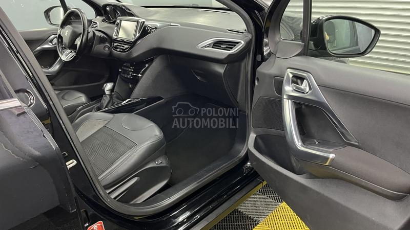 Peugeot 2008 ALLURE HROM 1/1