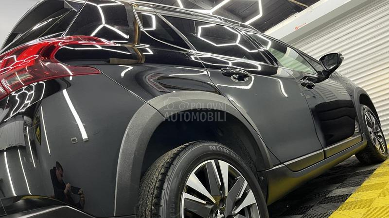 Peugeot 2008 ALLURE HROM 1/1
