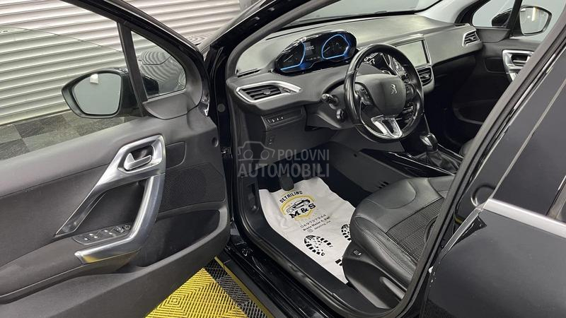 Peugeot 2008 ALLURE HROM 1/1