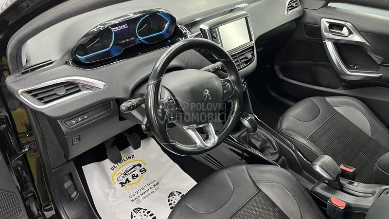 Peugeot 2008 ALLURE HROM 1/1