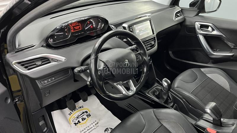 Peugeot 2008 ALLURE HROM 1/1