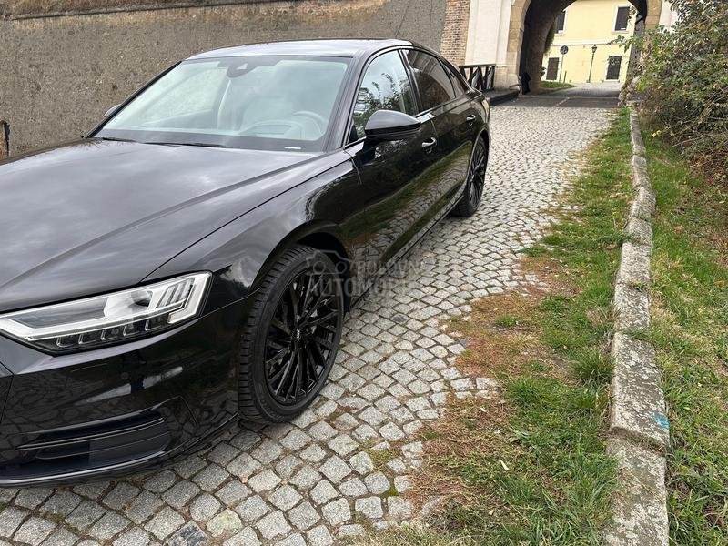 Audi A8 55TFSI M-HYBRID