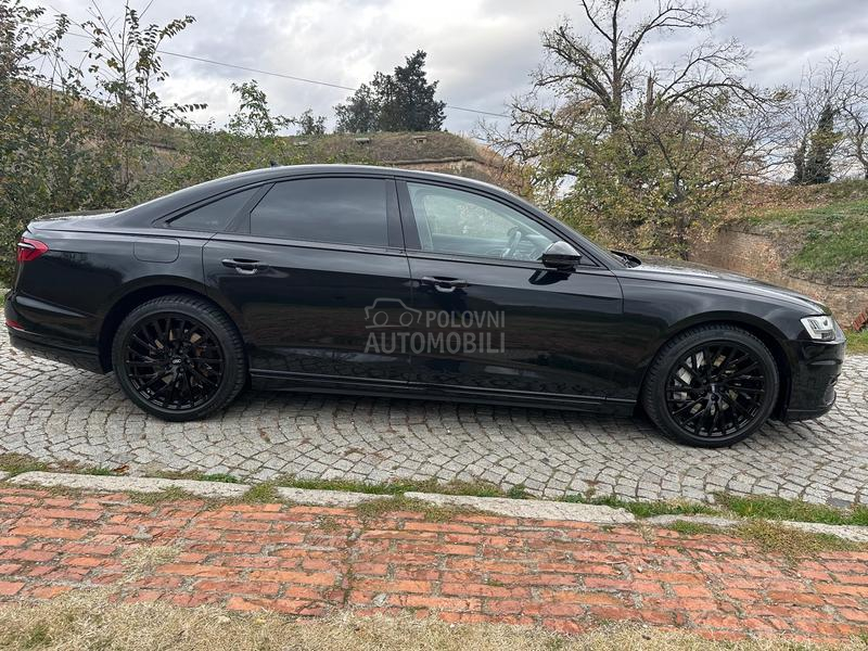 Audi A8 55TFSI M-HYBRID