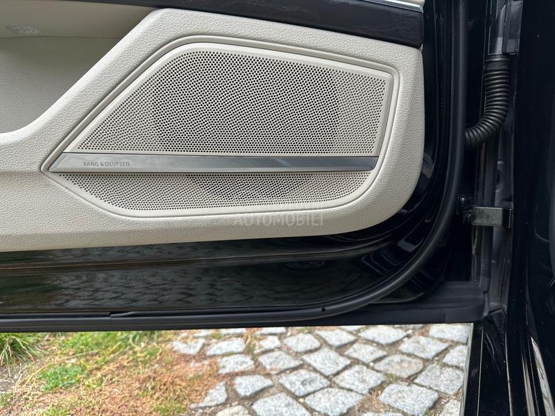 Audi A8 55TFSI M-HYBRID