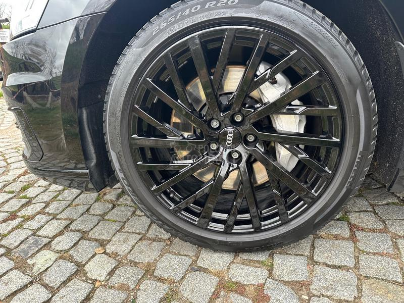 Audi A8 55TFSI M-HYBRID