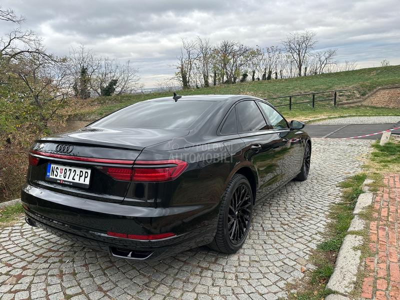 Audi A8 55TFSI M-HYBRID