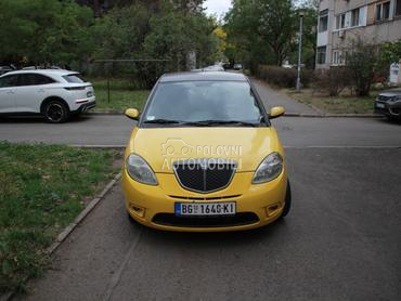 Lancia Ypsilon Sport Momo design