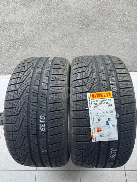 Pirelli 255/35 R19 Zimska