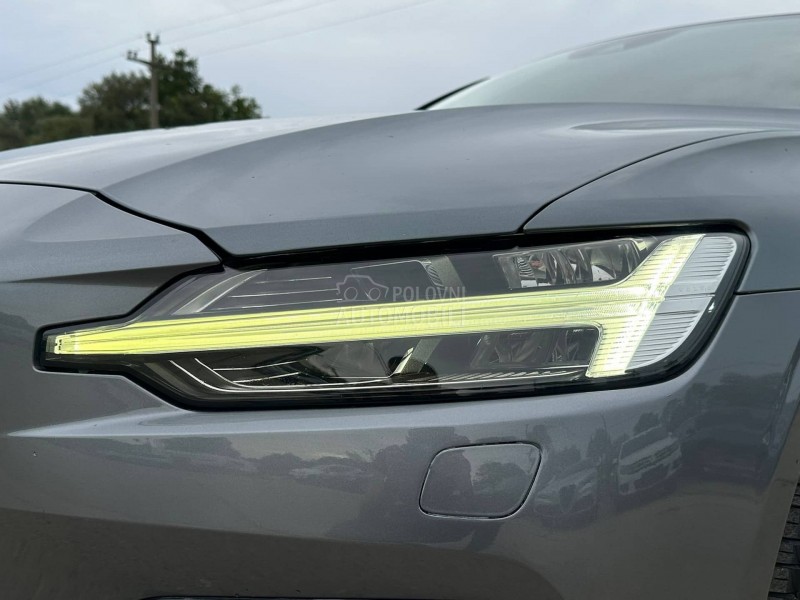 Volvo V60 2.0D MOMENTUM