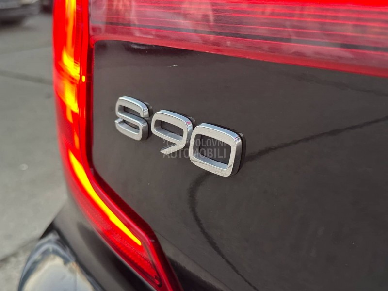 Volvo S90 2.0 D4 MOMENTUM