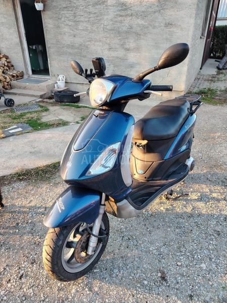 Piaggio Fly 125