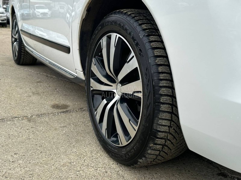 Peugeot 3008 2.0HDI HYBRID4 N O V