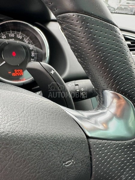 Peugeot 3008 2.0HDI HYBRID4 N O V