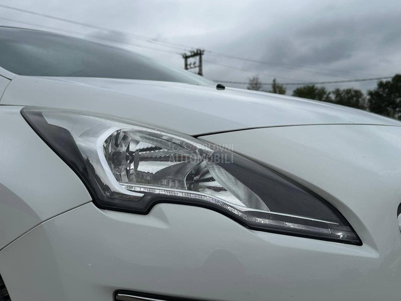 Peugeot 3008 2.0HDI HYBRID4 N O V