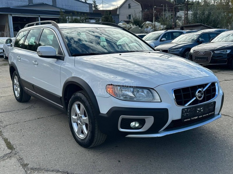 Volvo XC70 2.0D3 MOMENTUM N0V