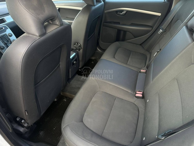 Volvo XC70 2.0D3 MOMENTUM N0V