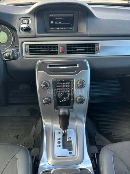 Volvo XC70 2.0D3 MOMENTUM N0V