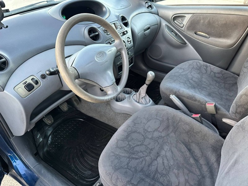 Toyota Yaris 1.0 LINEA TERRA