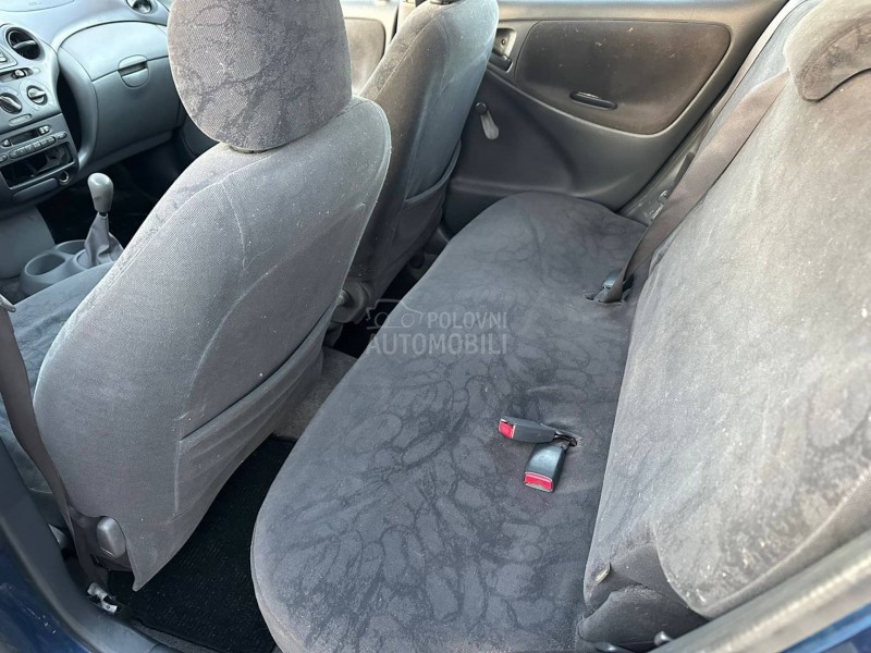 Toyota Yaris 1.0 LINEA TERRA