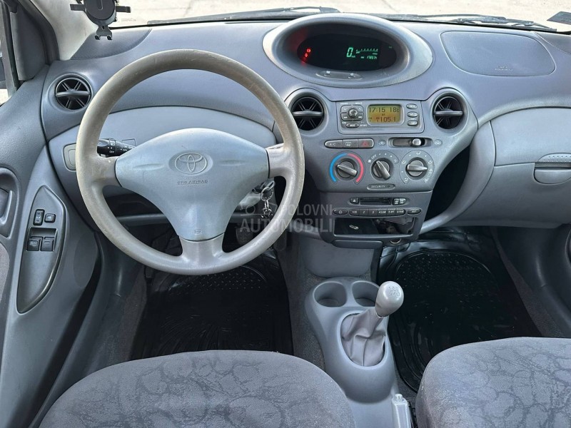 Toyota Yaris 1.0 LINEA TERRA