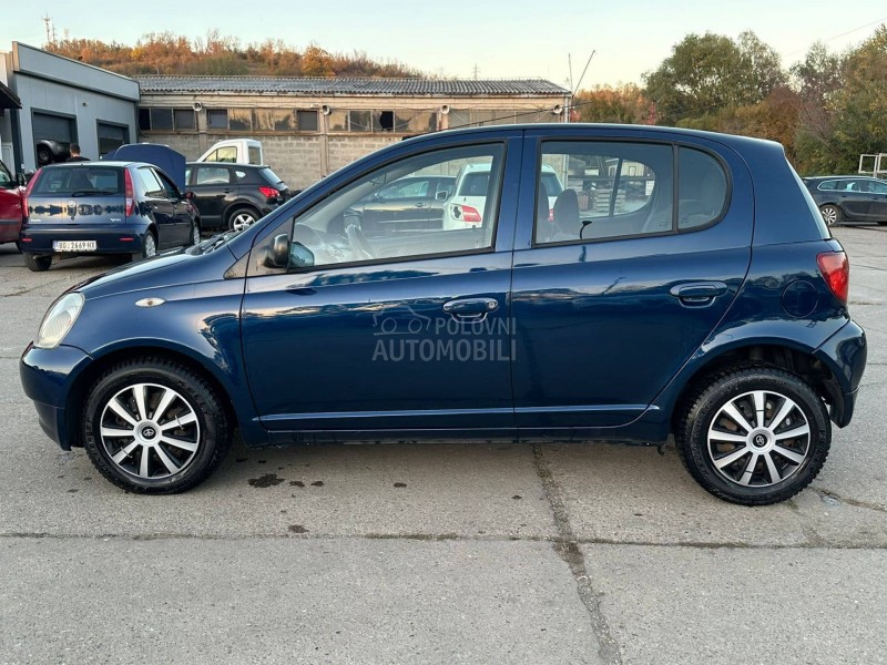 Toyota Yaris 1.0 LINEA TERRA
