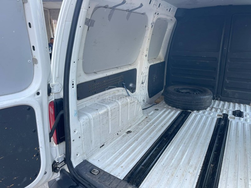 Volkswagen Caddy Maxi C N G