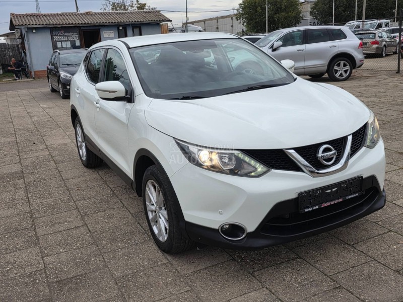 Nissan Qashqai 1.5dci  LED/NAV