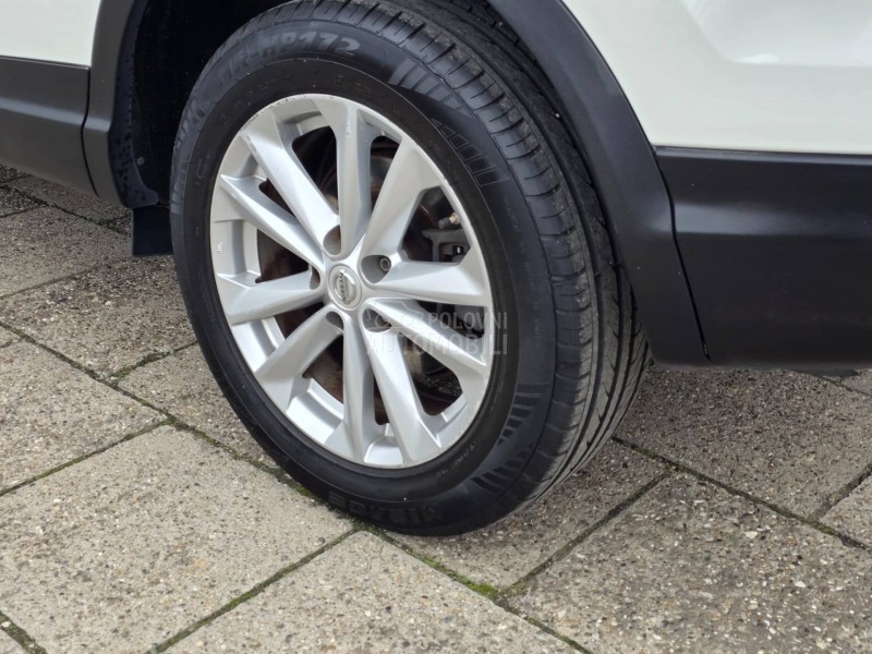 Nissan Qashqai 1.5dci  LED/NAV