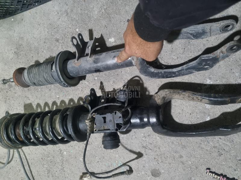 Prednji desni amortizer