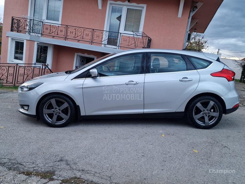 Ford Focus //TITANIUM//