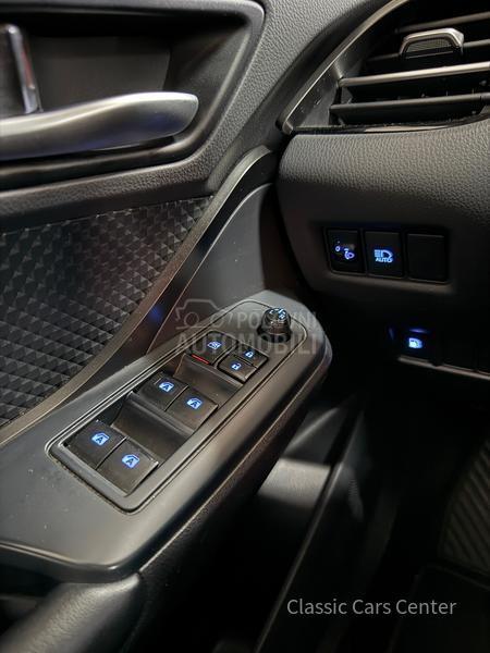 Toyota C-HR 1.8 HSD E-CVT CENTER